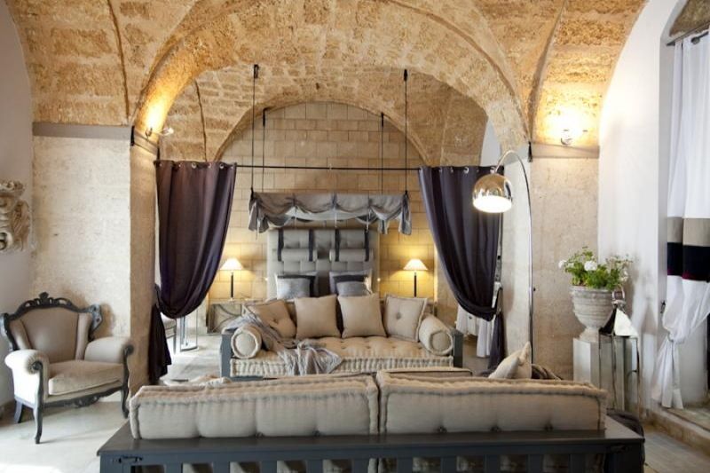 Syracuse Ortigia, Sicily Apartment White Palace the king bedroom