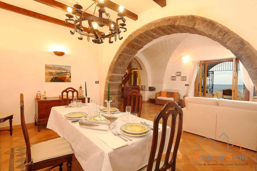 Sea Terrace , Torre Archirafi Eastern Sicily the dinning room