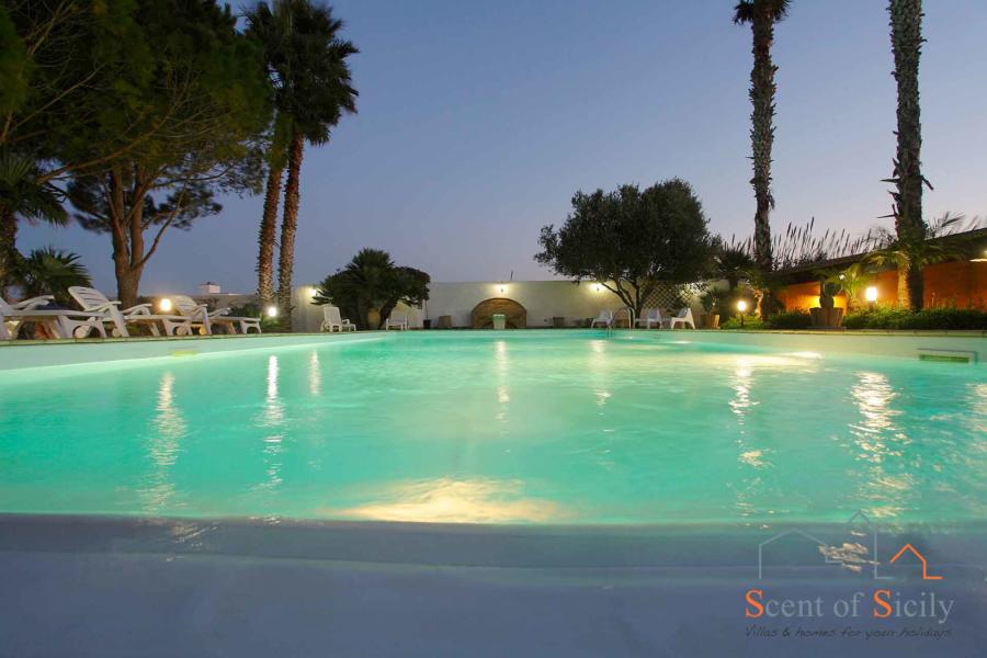 Pool in the evening - Villa Lory Marsala Western Sicily 