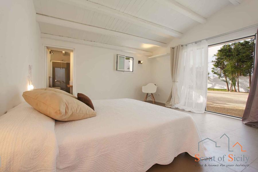 Double bedroom in Villa Lory, Marsala Western Sicily - dependance
