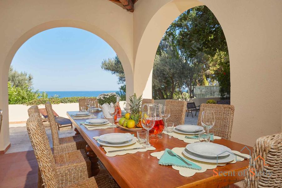 Villa Angela Blu Palermo area, Sicily, dinning outside