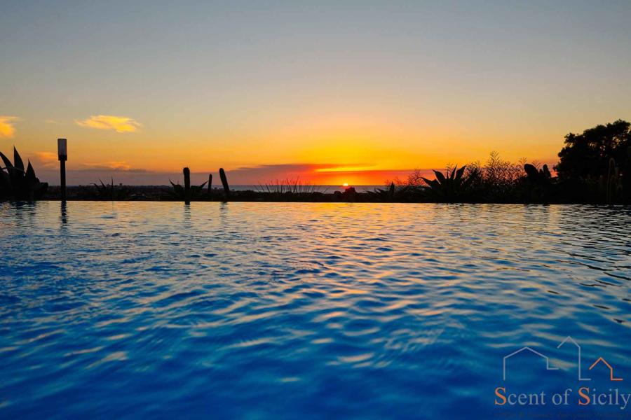 Marsala-Luxury-Villa-Ladybird-Scent-of-Sicily-sunset-Magical-colors