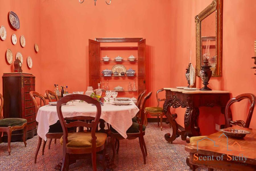Villa Maria dinning room