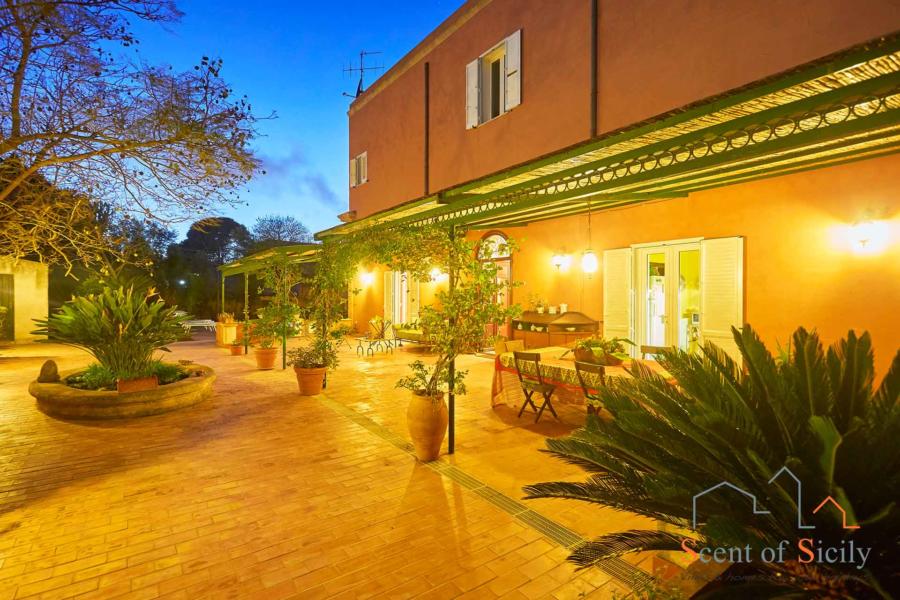 Villa Maria, the patio in the evening