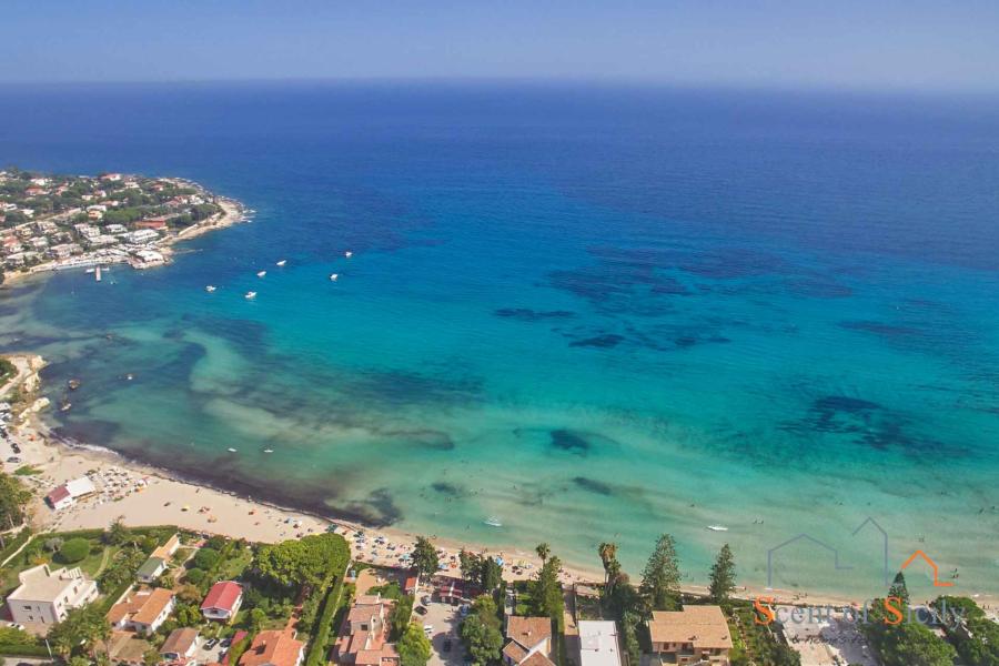 Fontane bianche beach