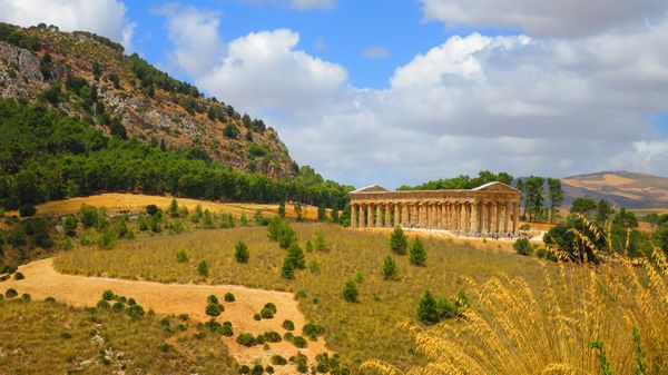 The Great Temple of teh Archeological Park of Segesta