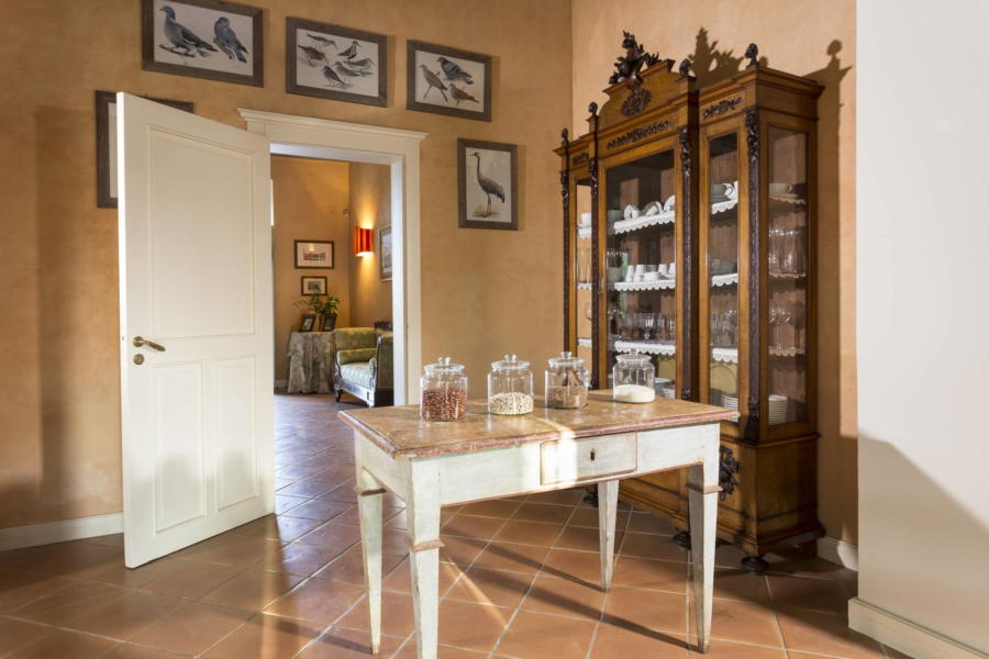 The kitchen overlooking the gateway in Casale dell?ulivo Syracuse Scent of Sicily