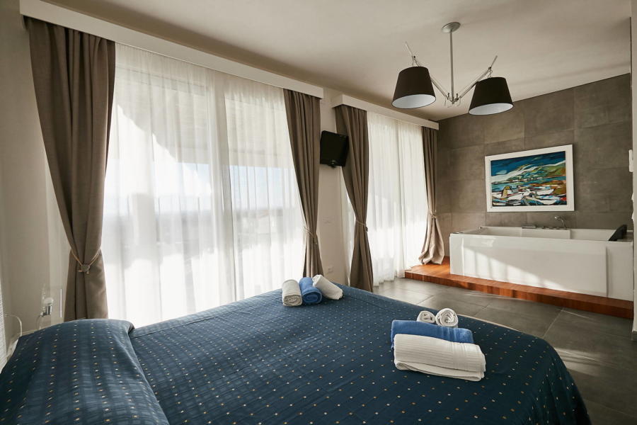 Marsala-Luxury-Villa-Ladybird-Scent-of-Sicily-bedroom-Jacuzzi