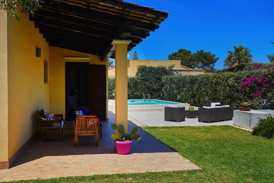 Marsala-Villa-Simo_Patio-ScentOfSicily
