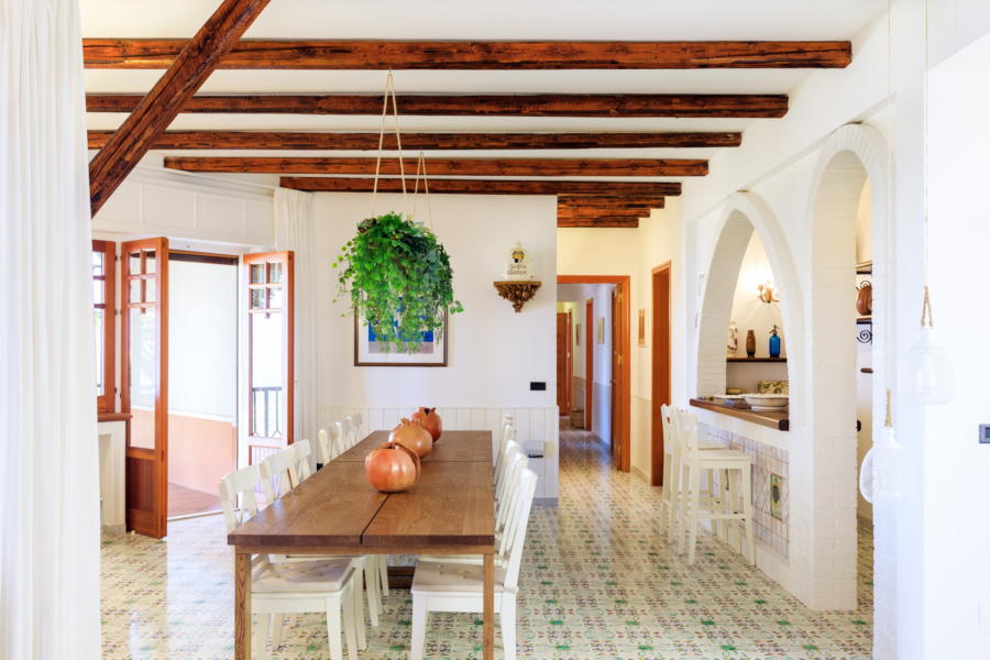 Dinning area in Villa Amphora Carini Scent of Sicily