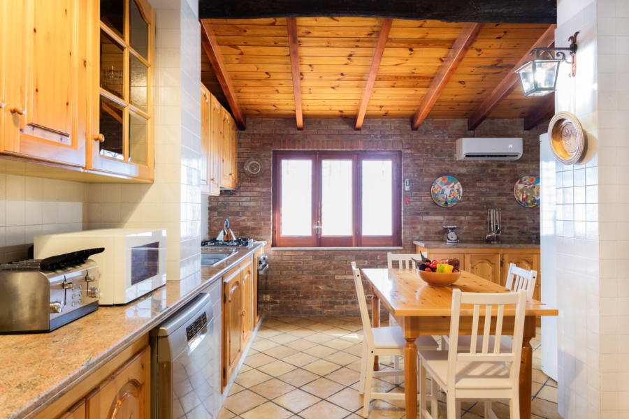 Well equipped kitchen in Villa Amphora Carini Scent of Sicily