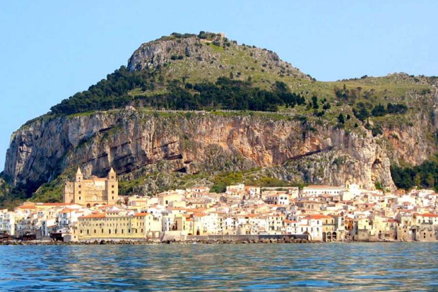 Scent of Sicily, Cefalu