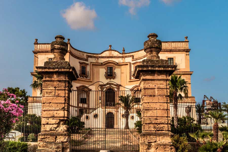 How to visit in Palermo and its surroundings, Villa Bagheria