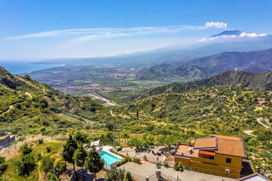 Villa-Terrace-EtnaView-ScentOfSicily