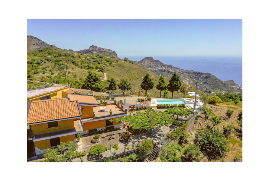 Villa-Terrace-taormina-View-ScentOfSicily