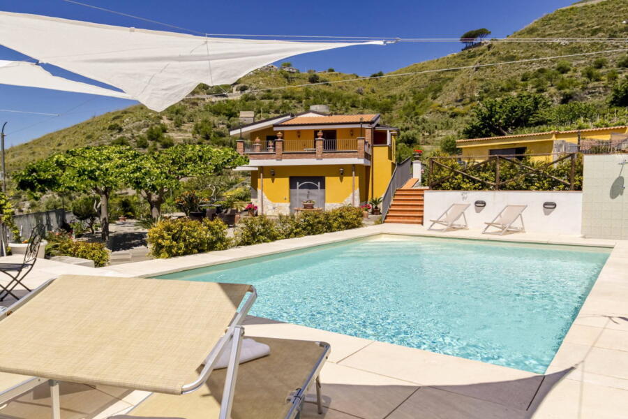 Villa-Terrace-taormina-pool-ScentOfSicily