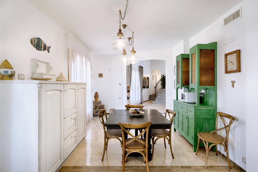 Ragusa_VillaPietraBianca_kitchen_livingroom_view_ScentOfSicily