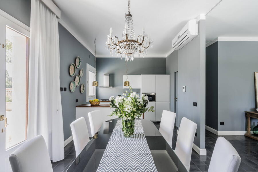 The elegant table comfortably arranged in the kitchen area