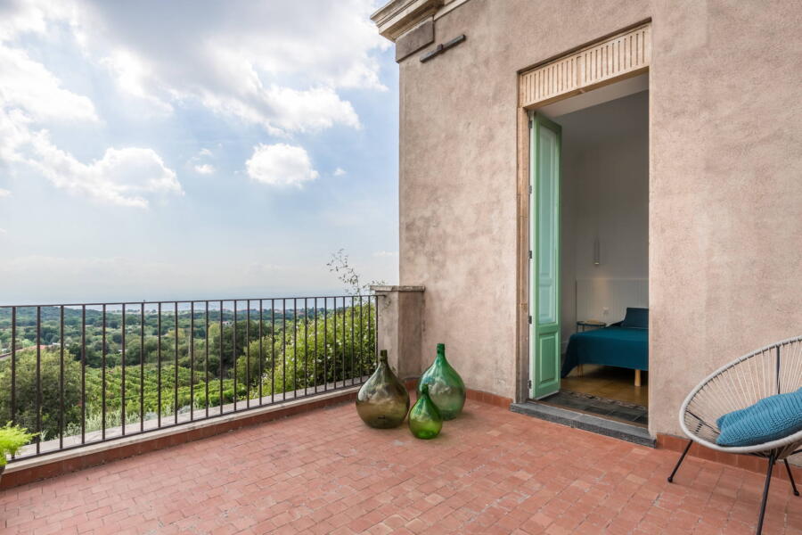 The terrace leading to the bedroom