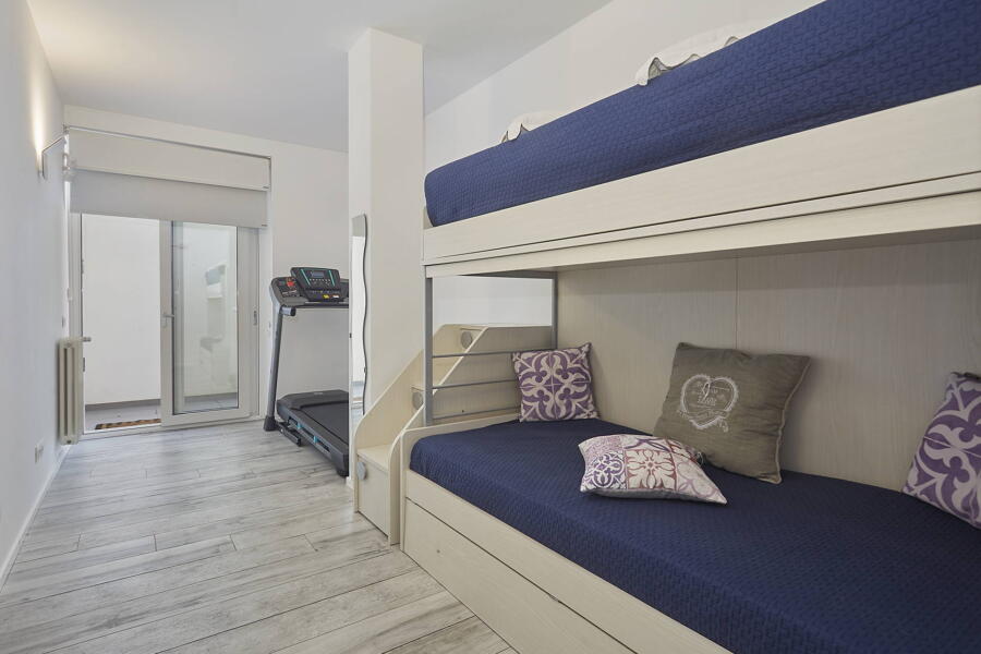 The twin bedroom with bunk bed