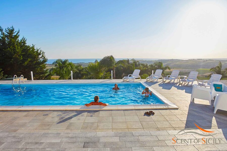 Relax by the pool and enjoy the colours of the landscape