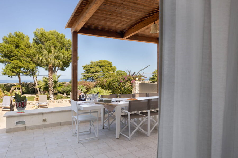 VillaSeaBreeze_SanVitoLoCapo_Sicily_DinningOutside_ScenTravel