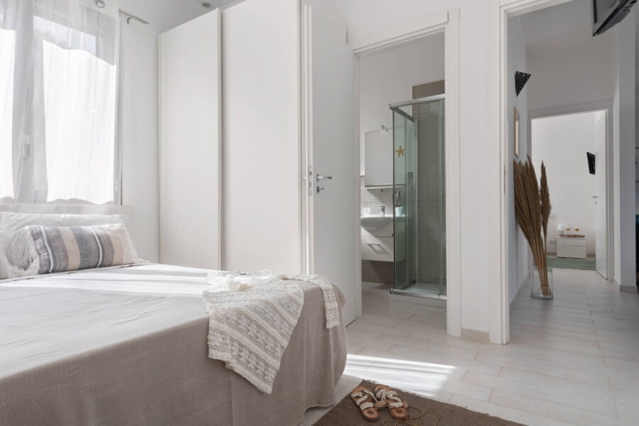 VillSeaBreeze_SanVitoLoCapo_Sicily_GroundBedroom_ScenTravel