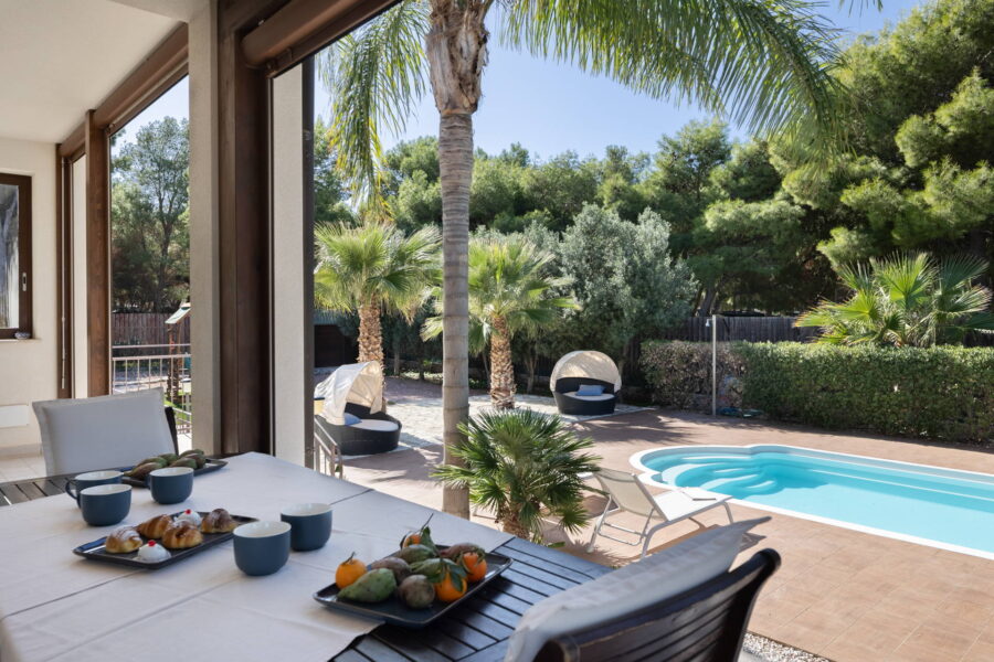 VillSeaBreeze_SanVitoLoCapo_Sicily_PatioPoolView_ScenTravel