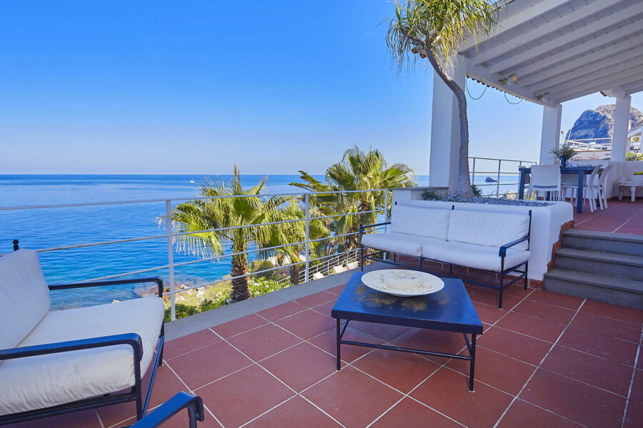 VillaEmerald_Bagheria_Sicily_RelaxTerraceAreaView