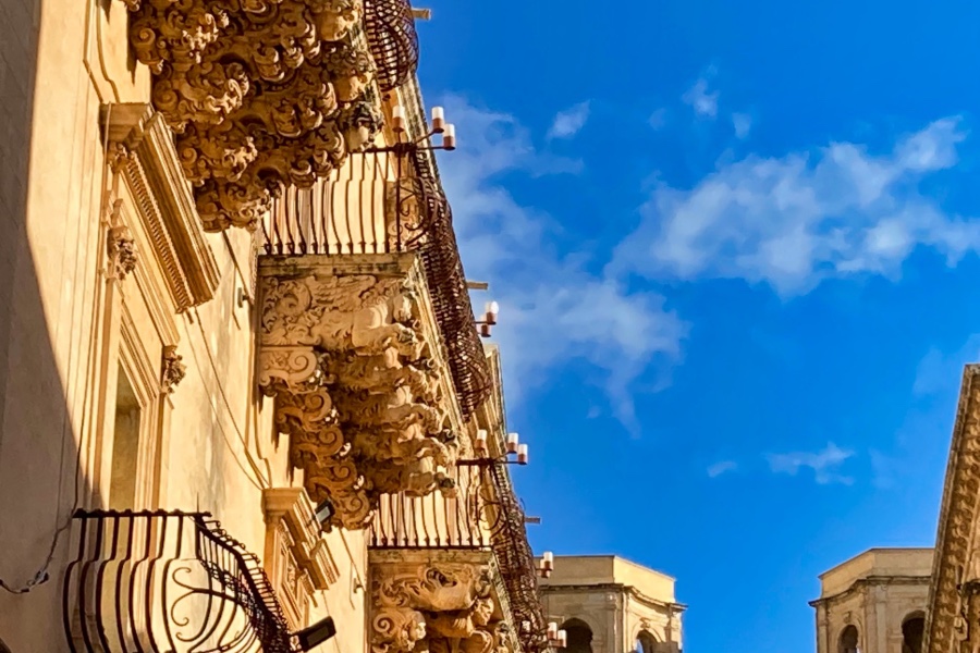 Noto-Balcony-Scent of Sicily Luxury villas-Scent of Sicily Luxury villas-900