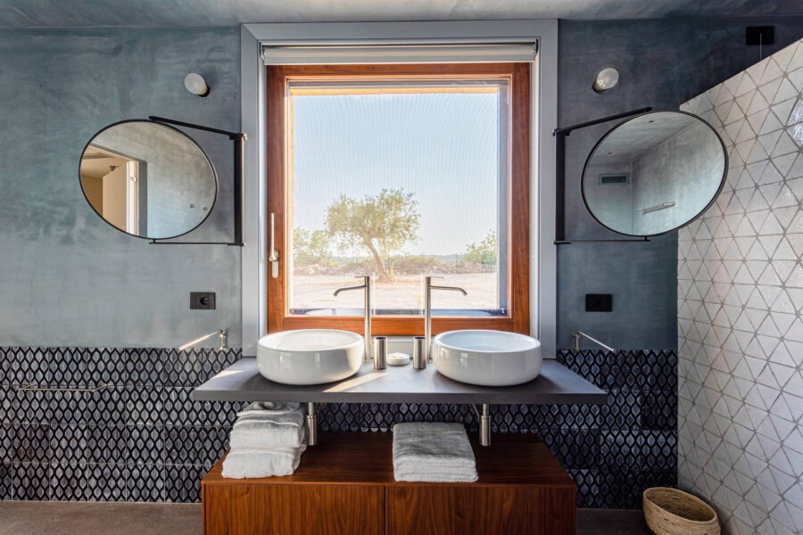 NotoHillVilla_Noto_BatroomView_ScenTravel_Sicily