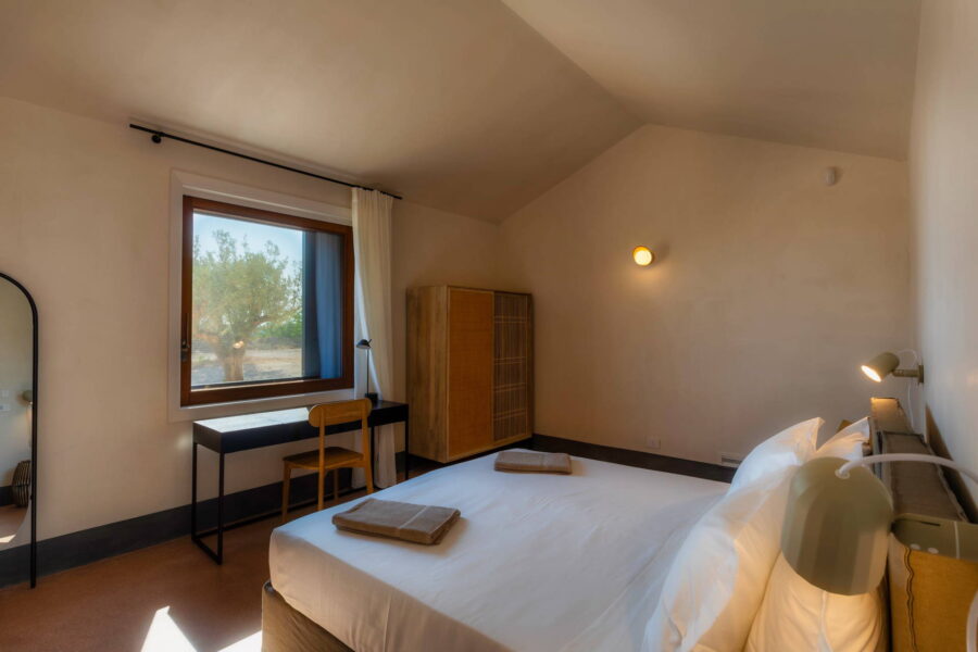 NotoHillVilla_Noto_DoubleBedroomWindow_ScenTravel_Sicily