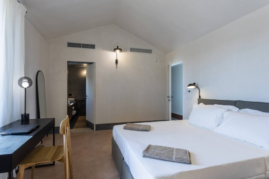 NotoHillVilla_Noto_Doublebedroom_ScenTravel_Sicily