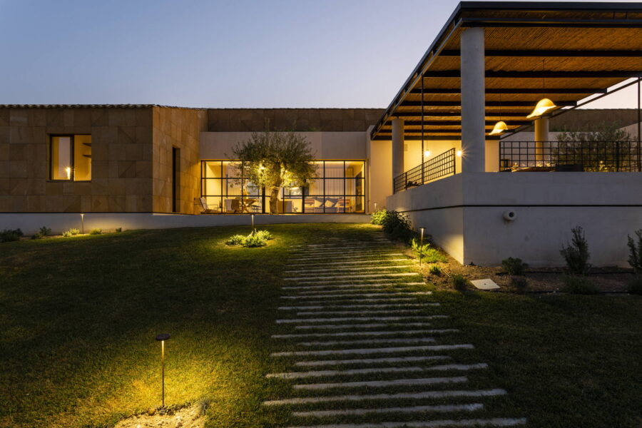 NotoHillVilla_Noto_EveningGarden_ScenTravel_Sicily