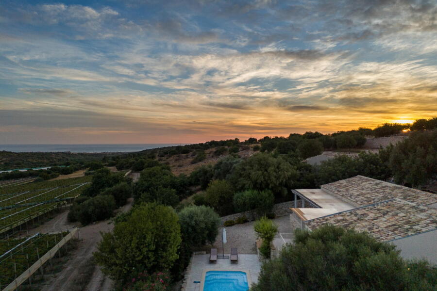 Sicily villa with pool at sunset