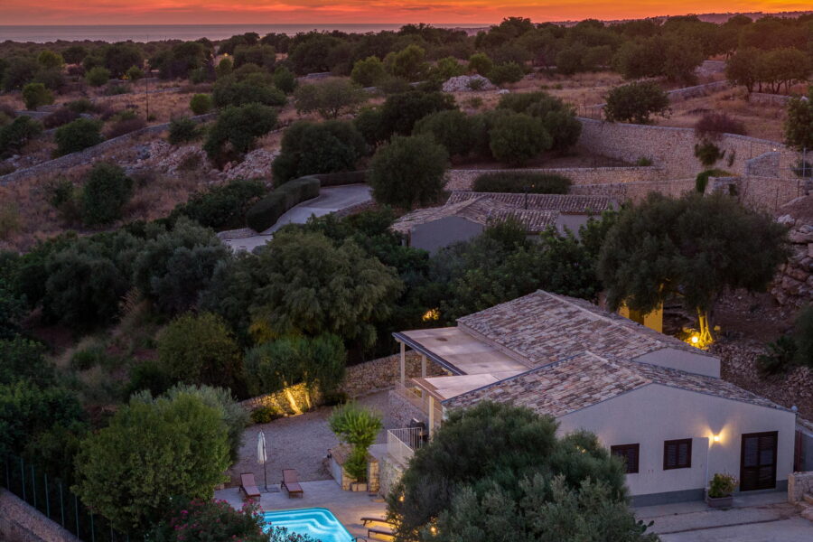 Sicily villa with pool and stunning sea view at sunset