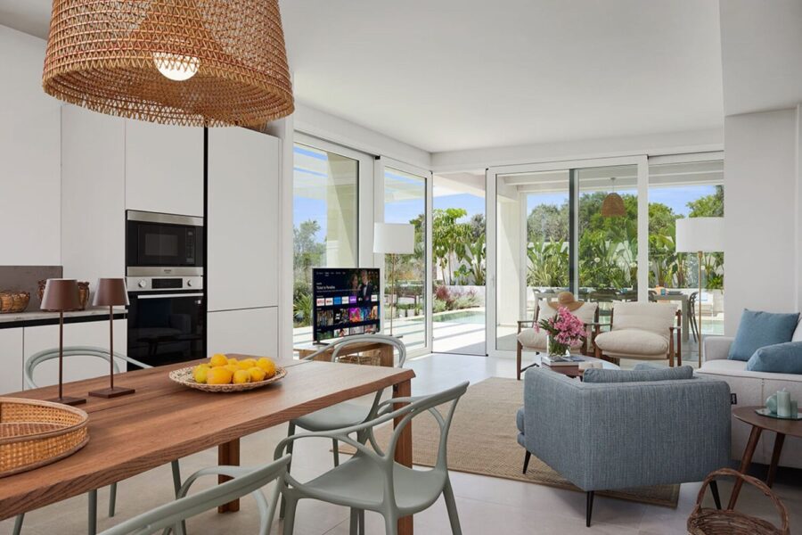 Sea Essence modern kitchen and living area with pool view in Pozzallo – Sicily Luxury Villas with pool