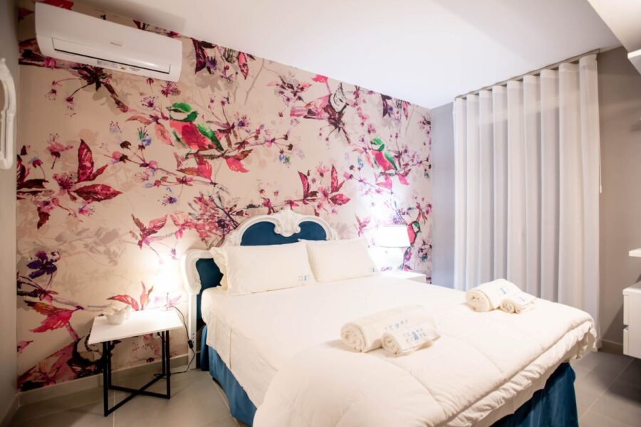 Villa-Blue-Marina-Marina-di-Ragusa-PinkBedroom-ScentOfSicily